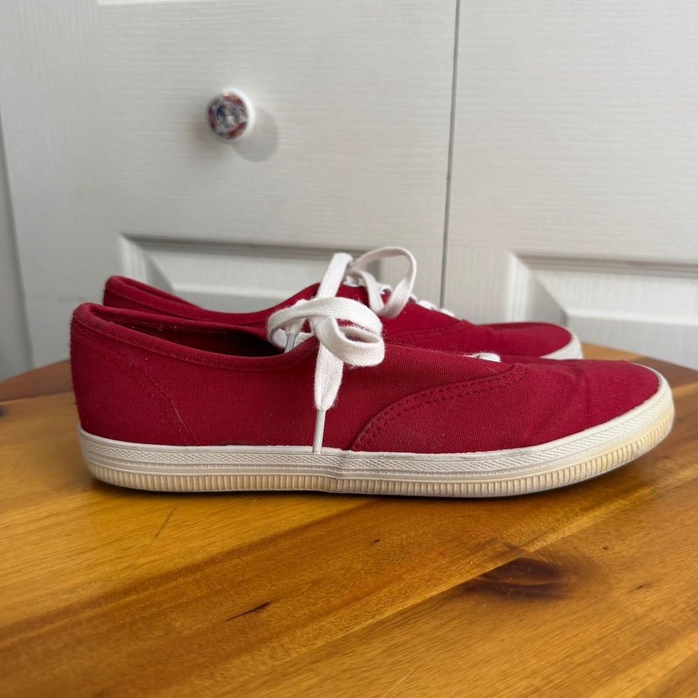American Eagle red white canvas sneakers size 6